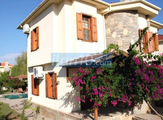 Çeşme Merkezde Müstakil Kiralık Villa