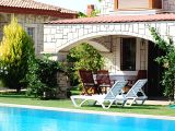 Alaçatı’nın Tam Merkezinde Kiralık Lüx Villa