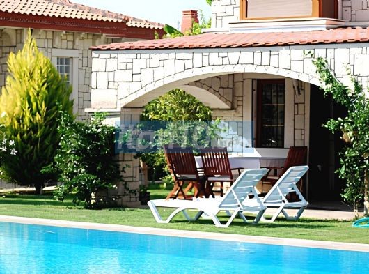 Alaçatı’nın Tam Merkezinde Kiralık Lüx Villa